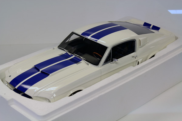 ミニカーショップ ケンボックス 1 12 1 18スケール フォードマスタング 白 青 1 12スケール Otto Mobil製minicar Shop Kenbox Tomica