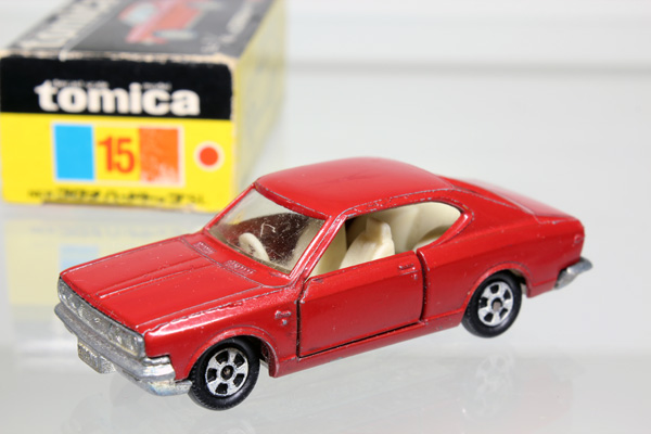 ミニカーショップ ケンボックス トミカ 黒箱 15 トヨタコロナ1700ハードトップ 赤 1a 1sホイール 15 1 1 1stモデル コピー箱付 チップ有minicar Shop Kenbox Tomica