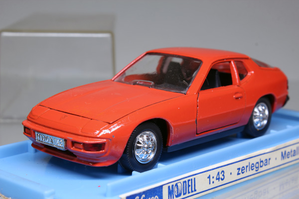 ミニカーショップ ケンボックス 外国モデル☆301628☆Porsche 924