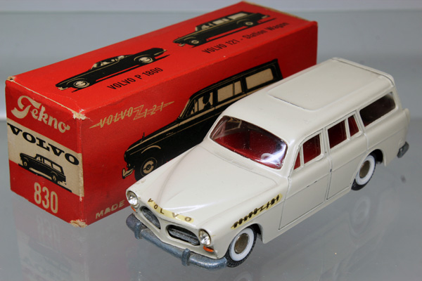 ミニカーショップ ケンボックス 外国モデル☆830☆ボルボVOLVO 121（ベージュ）※TEKNOMinicar shop KENBOX TOMICA