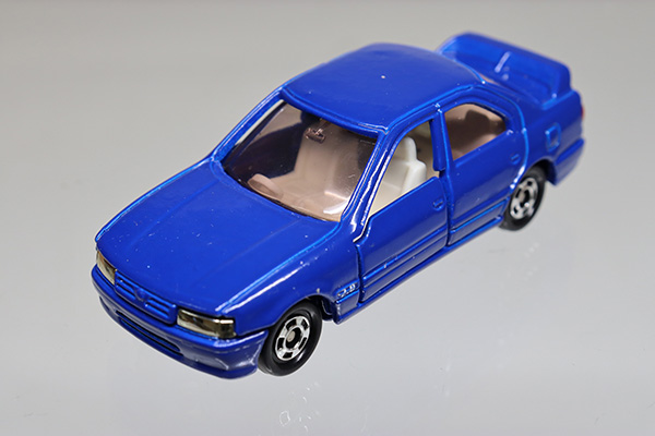 ミニカーショップ ケンボックス 箱なしトミカ 日産プリメーラ 青 塗装悪い 白箱付minicar Shop Kenbox Tomica