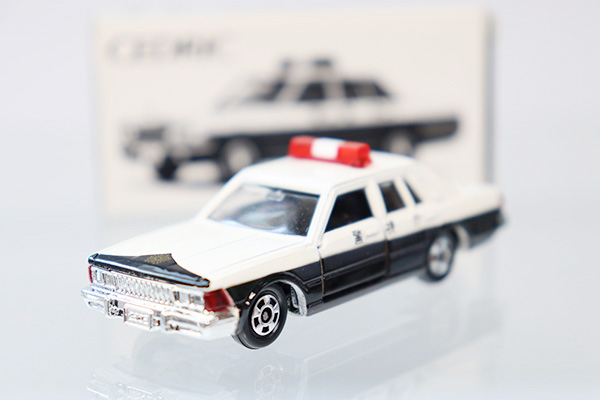 ミニカーショップ ケンボックス トミカ特注 日本製 日産セドリックパトロールカー 警視庁 イイノ特注minicar Shop Kenbox Tomica
