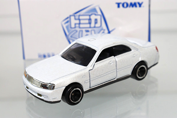 ミニカーショップ ケンボックス トミカくじ 日産セドリック パール白 くじvminicar Shop Kenbox Tomica