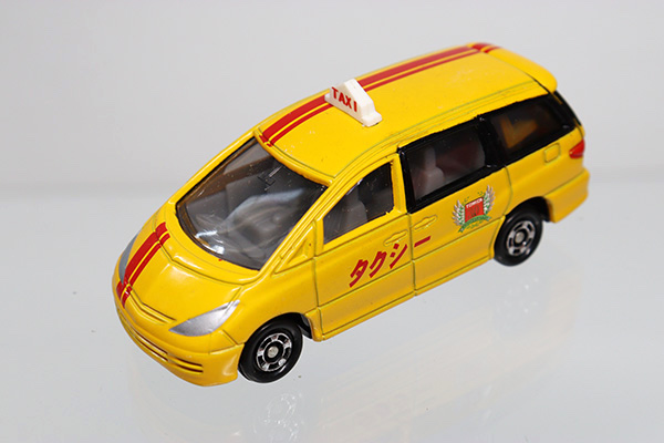 ミニカーショップ ケンボックス トミカギフトばらし トヨタエスティマタクシー 白箱付minicar Shop Kenbox Tomica