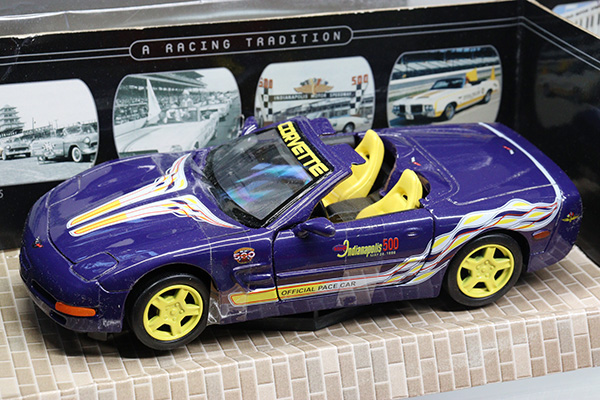 ミニカーショップ ケンボックス 1/12・1/18スケール シボレーCORVETTE INDIANAPOLIS 500 PACE  CARS※1/24スケール・ジョニーライトニング・箱ダメージMinicar shop KENBOX TOMICA