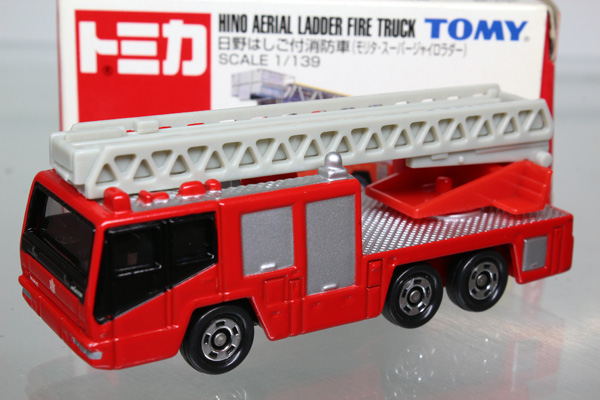 トミー　トミカ　日野　ハシゴ消防車
