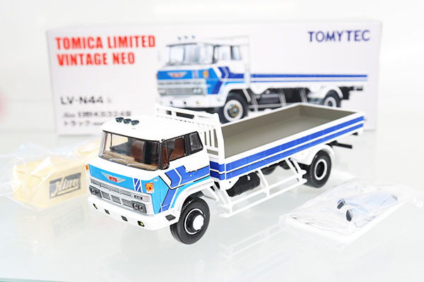 Minicar Pics 1/64: Tomica Limited Vintage NEO LV-N44b Hino KB324