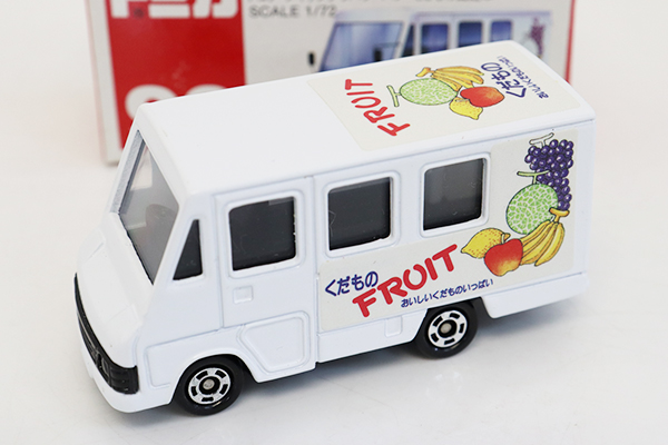 ミニカーショップ ケンボックス トミカ 赤箱 93 トヨタクイックデリバリーバン くだもの配達車 値札シールはがし跡 買取品 現状渡しminicar Shop Kenbox Tomica