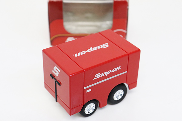 Snap on toy store tool box