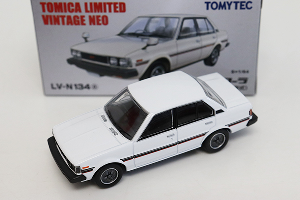 トミカリミテッドヴィンテージNEO LV-N134 トヨタカローラ