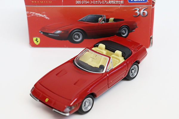 ミニカーショップ ケンボックス トミカプレミアム☆36☆フェラーリ365 GTS4 (赤/トミカプレミアム発売記念仕様)  ※箱ツブレ・撮影の為に開封・買取品・現状渡しMinicar shop KENBOX TOMICA