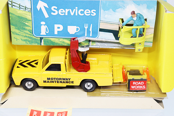 ミニカーショップ ケンボックス 外国モデル☆413☆マツダB1600 Pick-up