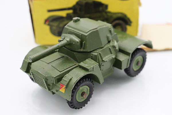 ミニカーショップ ケンボックス DINKY☆670☆ARMOURED CAR ※GB