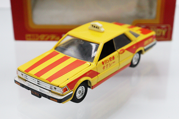 トミカダンディ　日産　グロリア　タクシー DJ-014 1/43 トミカダンディ 日産 グロリア タクシー DJ-014 1/43 - メルカリ