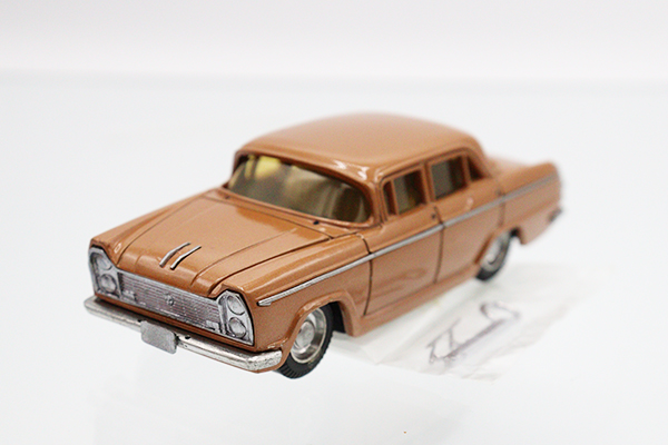 カドー 日産 セドリック 30D ミニカー