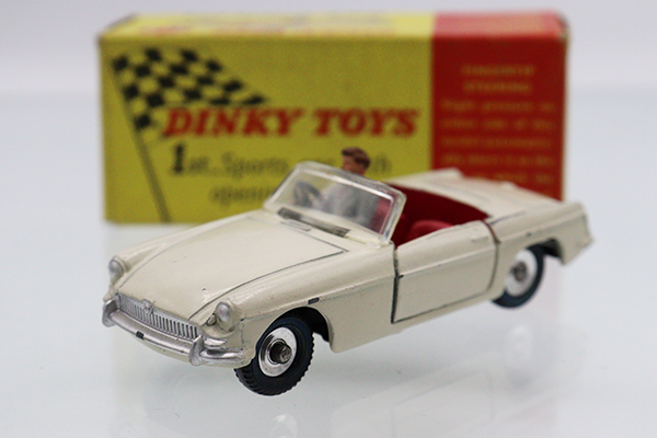 ミニカーショップ ケンボックス DINKY TOYS☆113☆M.G.B.SPORTS CAR (白)  ※メカーノ・英製・塗装剥げ・少キズ・箱スレ、凹み・フタ少めくれ・値札剥がし跡・買取品・現状渡しMinicar shop KENBOX TOMICA