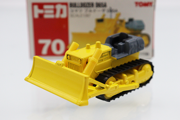 ミニカーショップ ケンボックス トミカ 赤箱☆70☆コマツブルドーザ D65A ※TOMY赤ロゴ・フタ少破れ・買取品・現状渡しMinicar shop  KENBOX TOMICA