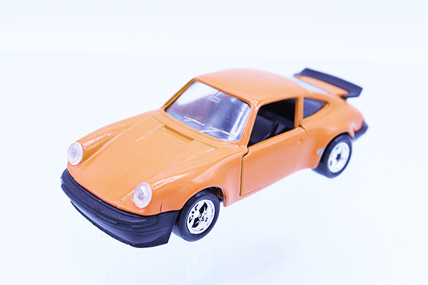 オートサロン限定 ターマック ポルシェ 930 AUTOart 1/64 ポルシェ 911 (930) ターボ 「湾岸ミッドナイト