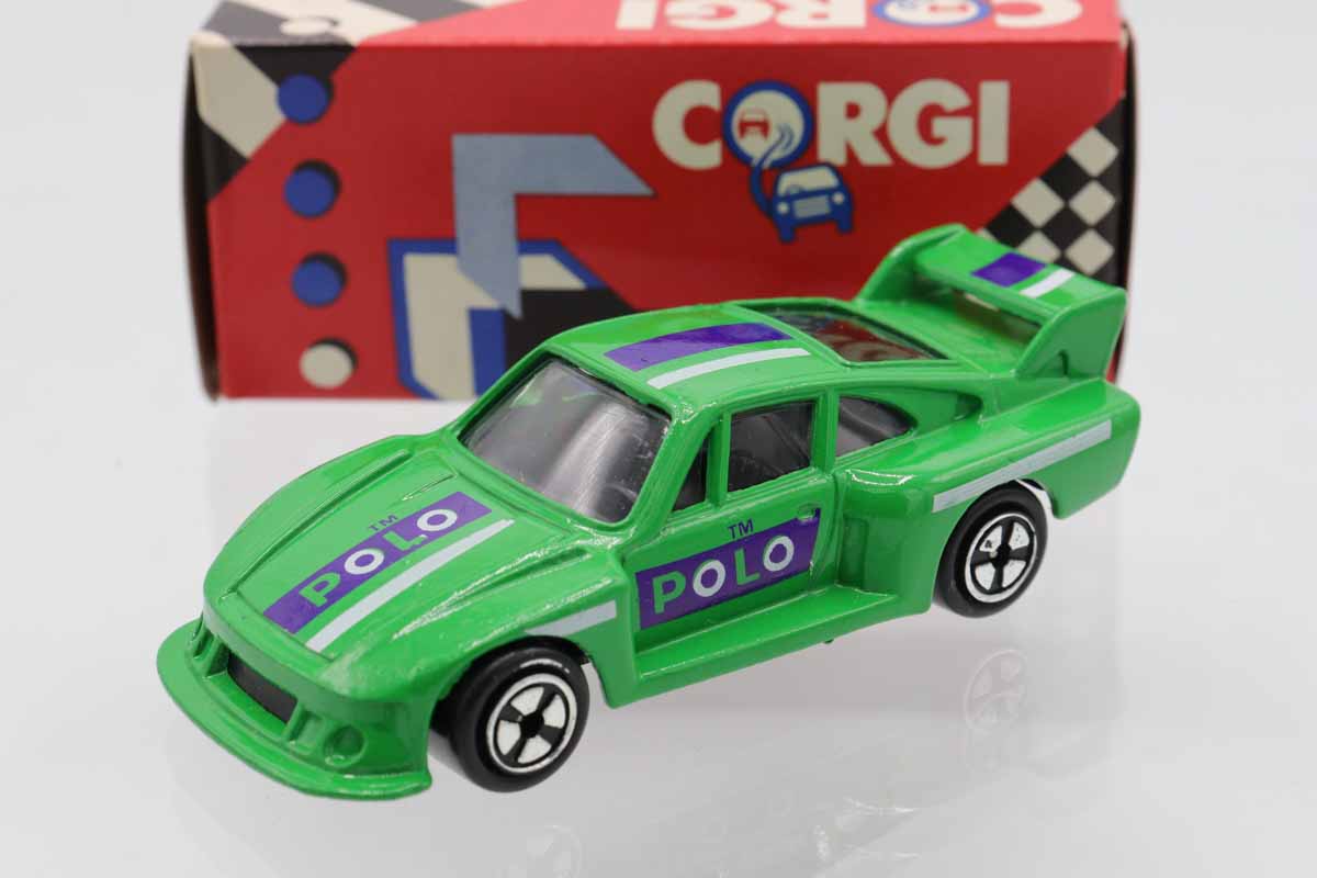 ポジャギ⭐︎韓国　135cm ミニカーショップ ケンボックス CORGIポルシェ935 (緑/青・白タンポ