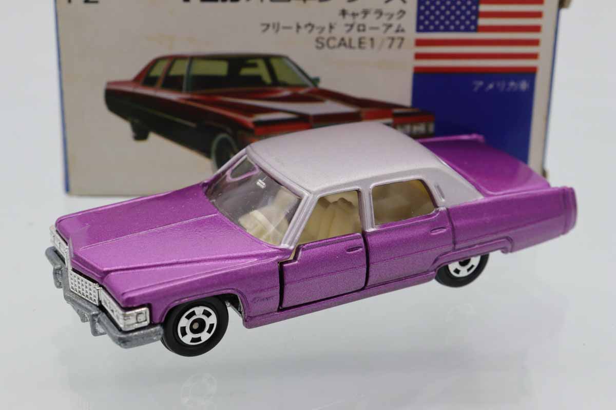 トミカ 青箱　キャデラック　フリートウッド　ブローアム　紫ツートン Amazon | トミカ キャデラック フリートウッド ブローアム 青箱