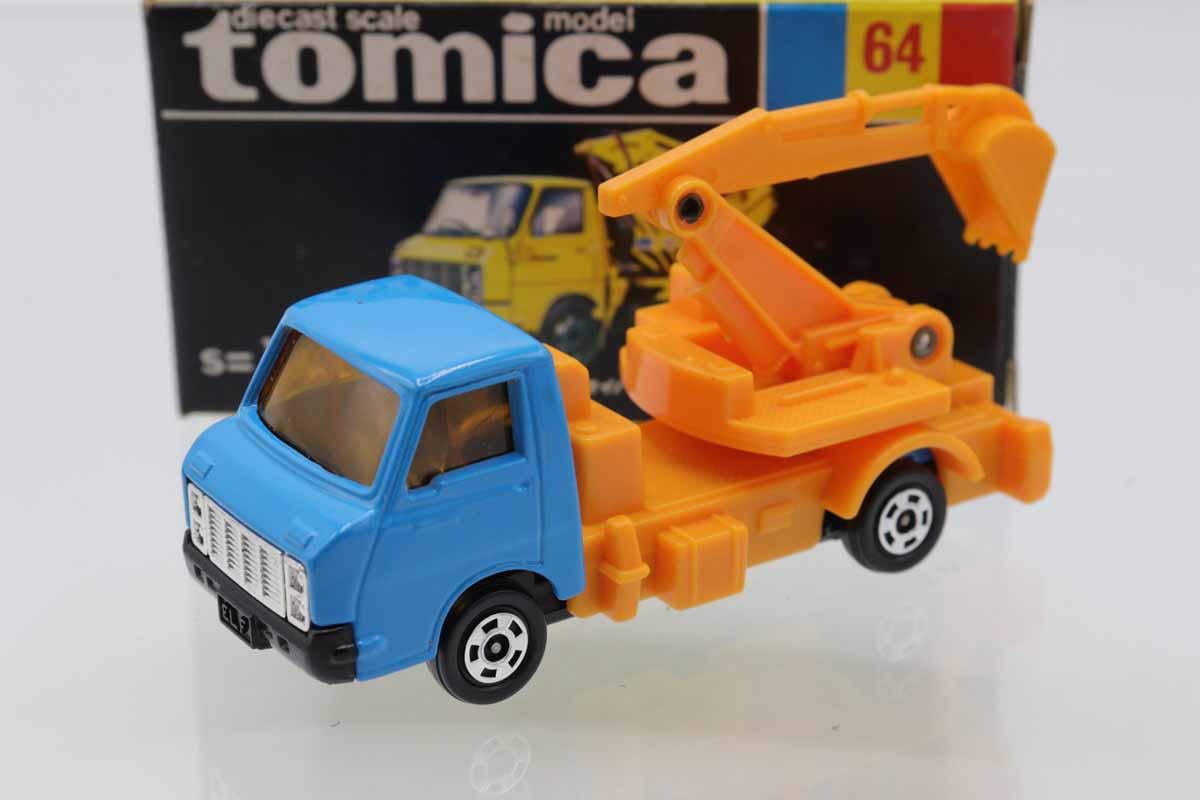 トミカモデル64いすゞエルフバックホー 日本製】赤箱トミカ No.64-2 いすゞ エルフFF マイパック