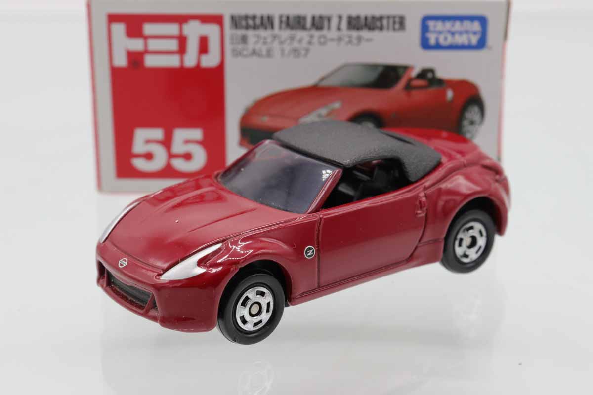 赤い金属製ミニカー 運転手2体搭載 ミニカーショップ ケンボックス トミカ 赤箱☆55☆日産