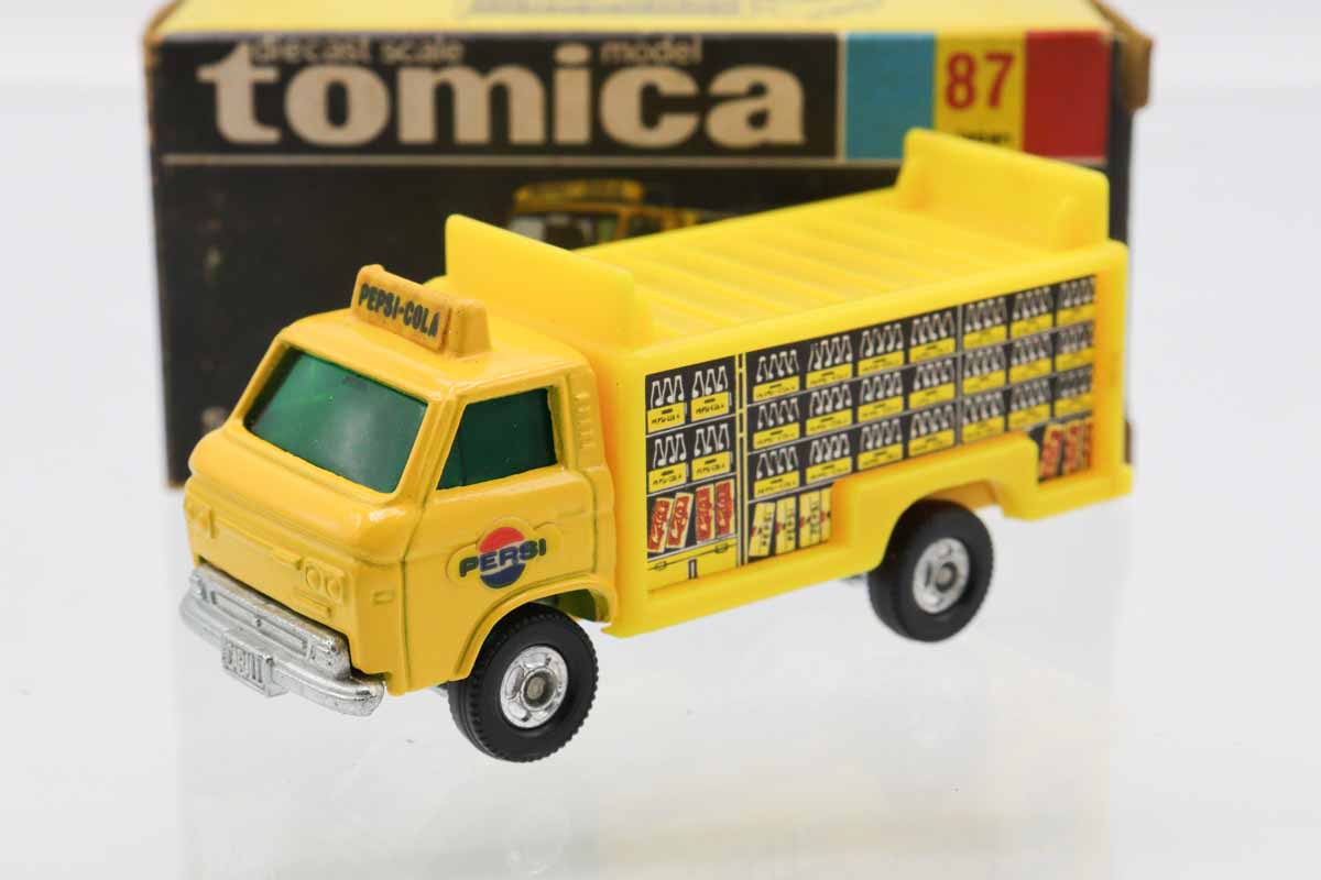 tomica ニッサンキャブオール　ミニカー ミニカーショップ ケンボックス トミカ 黒箱☆87☆日産キャブ