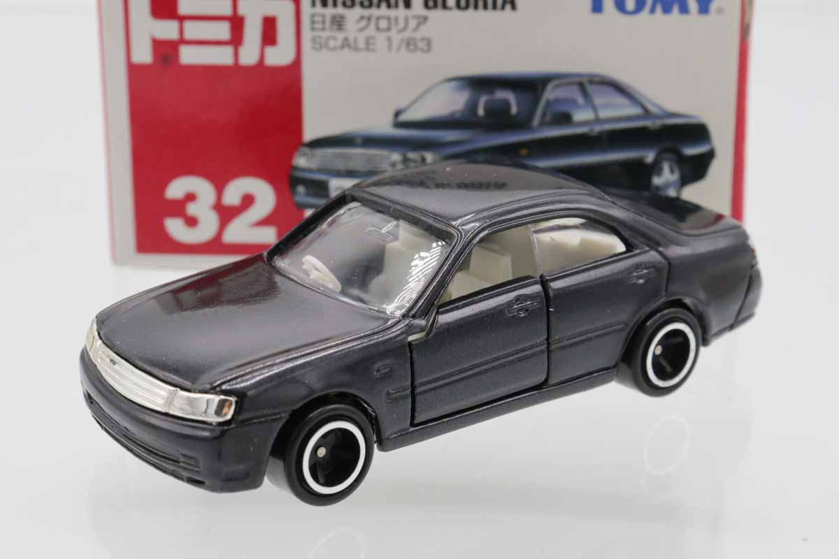 ミニカーショップ ケンボックス トミカ 赤箱☆32☆日産グロリア