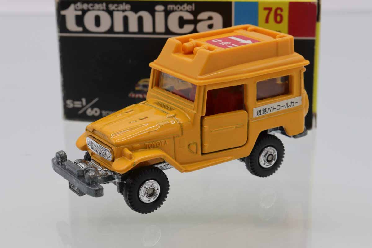トヨタ　TOYOTA ランドクルーザー　道路公団車　トミカ　日本製　黒箱 トミカ 日本製 黒箱 2-2-8 トヨタ ランドクルーザー 東北電力