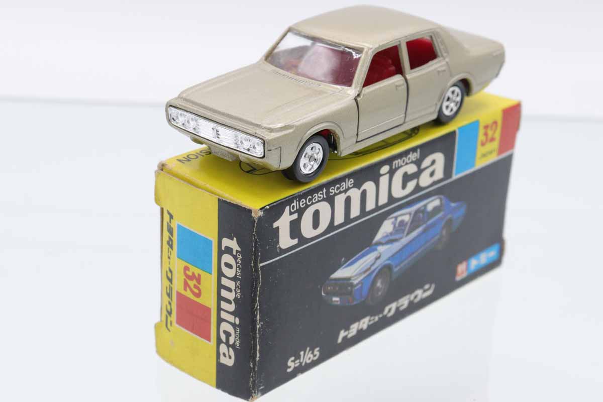 当時物　希少　トミカ　黒箱　32　トヨタニュークラウン ミニカーショップ ケンボックス トミカ 黒箱☆32☆トヨタニュー