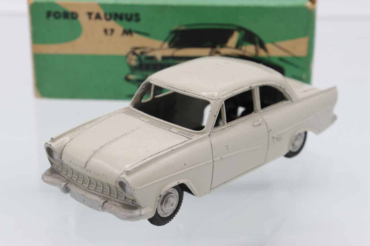 ミニカーショップ ケンボックス MARKLIN☆8028☆FORD TAUNUS 17M ※塗装