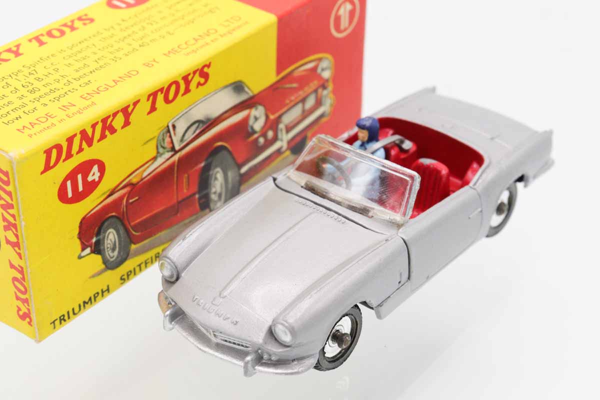 ミニカーショップ ケンボックス DINKY TOYS☆114☆TRIUNPH SPITFIRE