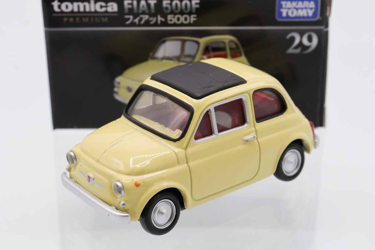 FIAT 2300 ミニカー クリーム色 箱付き ビンテージブリキカー日本製